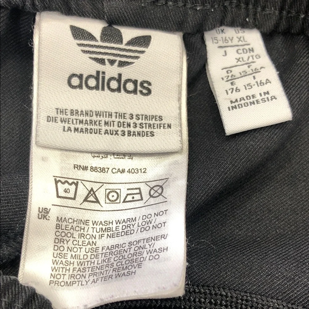Adidas Youth XL Black Cargo Pants W/ White Stripes (15–16 UK) - Picture 3 of 8
